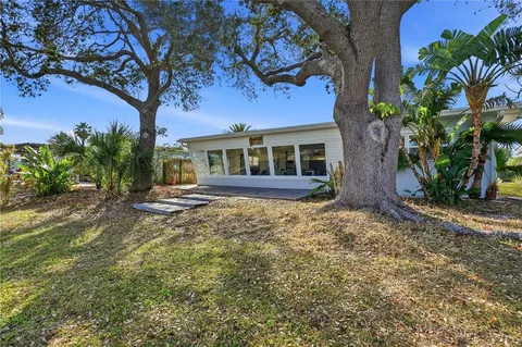 $850,000 | 541 Lillian Drive, Madeira Beach, FL 33708