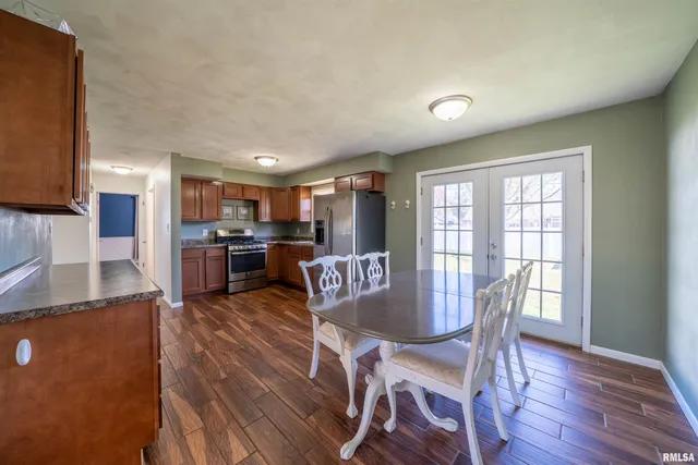 $199,900 | 1020 Mesa Drive, Peoria, IL 61607