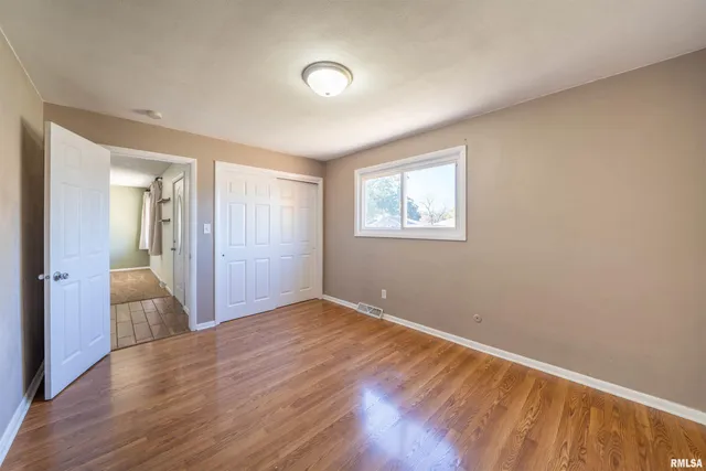 $199,900 | 1020 Mesa Drive, Peoria, IL 61607