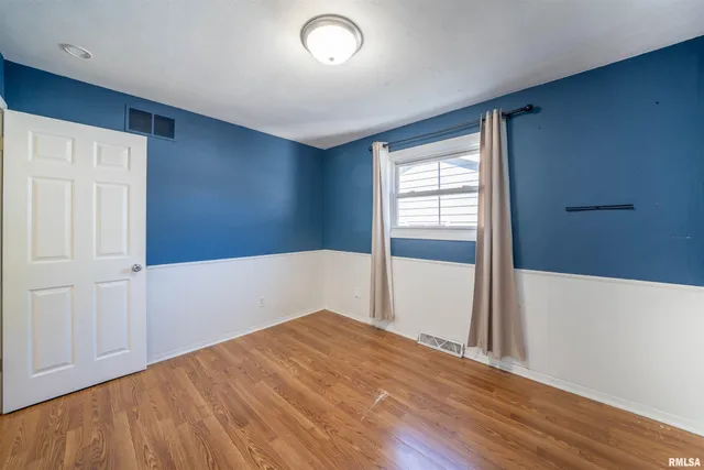 $199,900 | 1020 Mesa Drive, Peoria, IL 61607