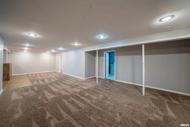 $199,900 | 1020 Mesa Drive, Peoria, IL 61607