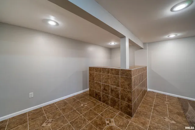 $199,900 | 1020 Mesa Drive, Peoria, IL 61607