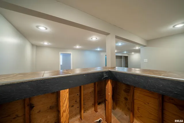 $199,900 | 1020 Mesa Drive, Peoria, IL 61607