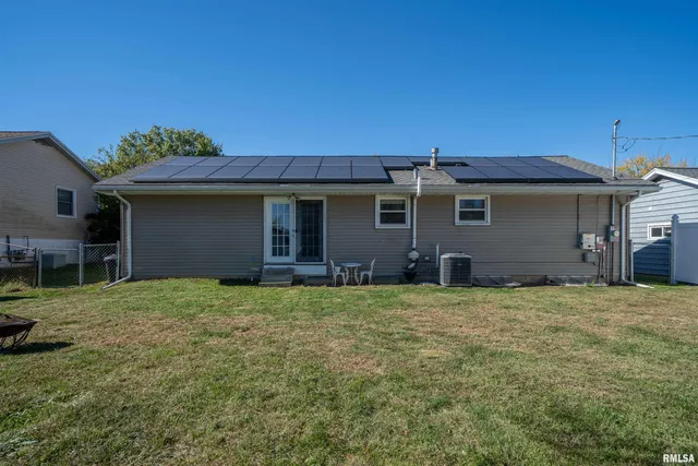 $199,900 | 1020 Mesa Drive, Peoria, IL 61607