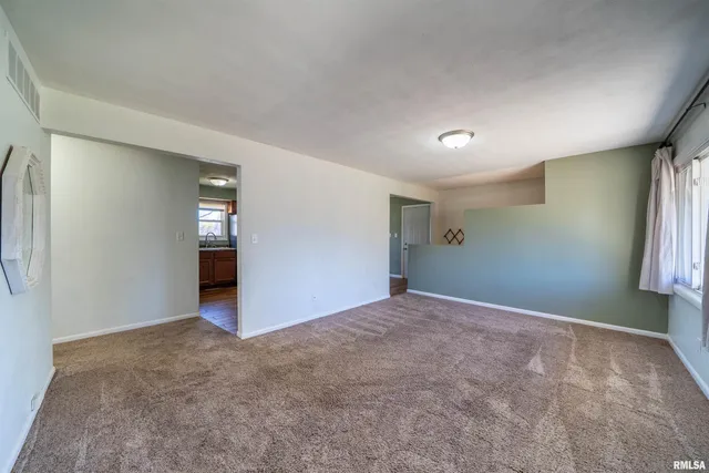 $199,900 | 1020 Mesa Drive, Peoria, IL 61607