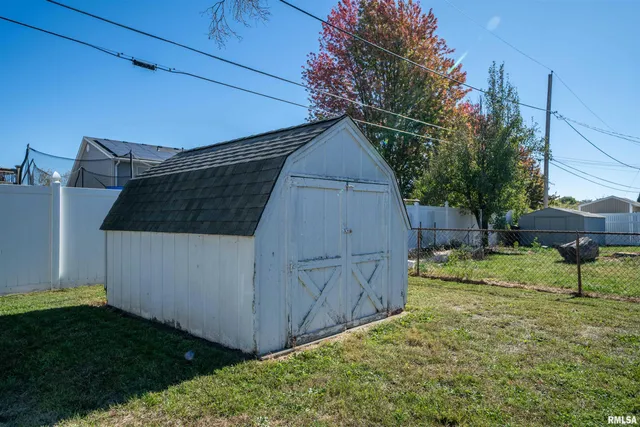 $199,900 | 1020 Mesa Drive, Peoria, IL 61607