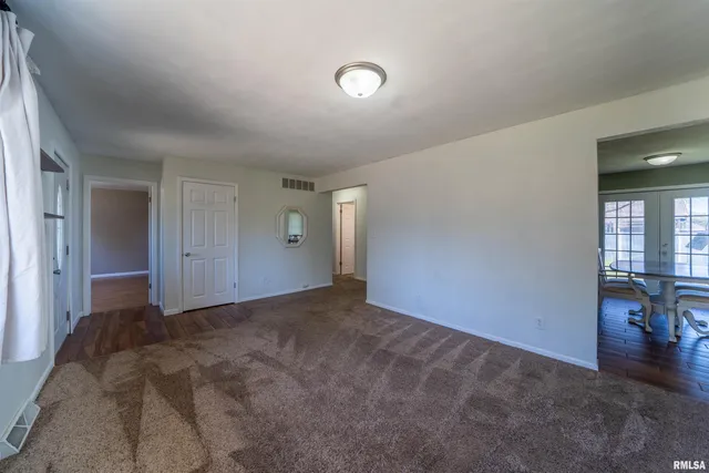 $199,900 | 1020 Mesa Drive, Peoria, IL 61607