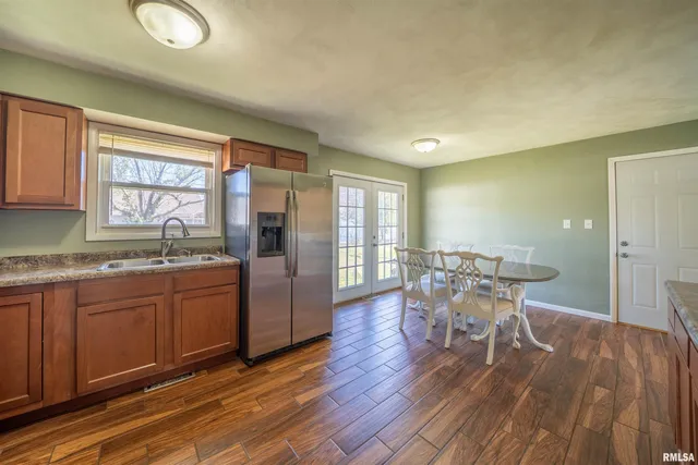 $199,900 | 1020 Mesa Drive, Peoria, IL 61607