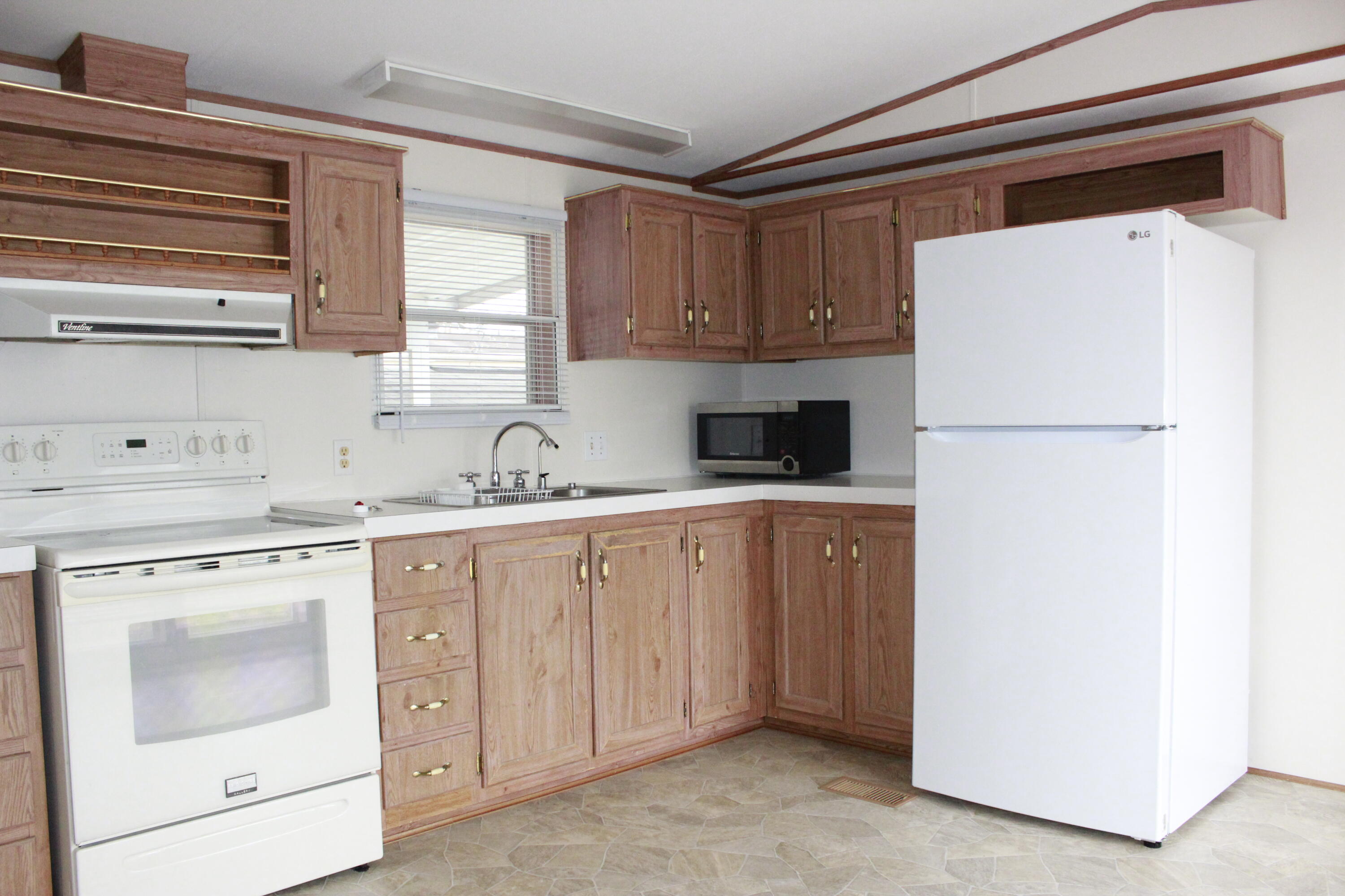 76 Cherry Lane Springfield, OH 45504 - Photo 8 of 21 Gallery Image 8