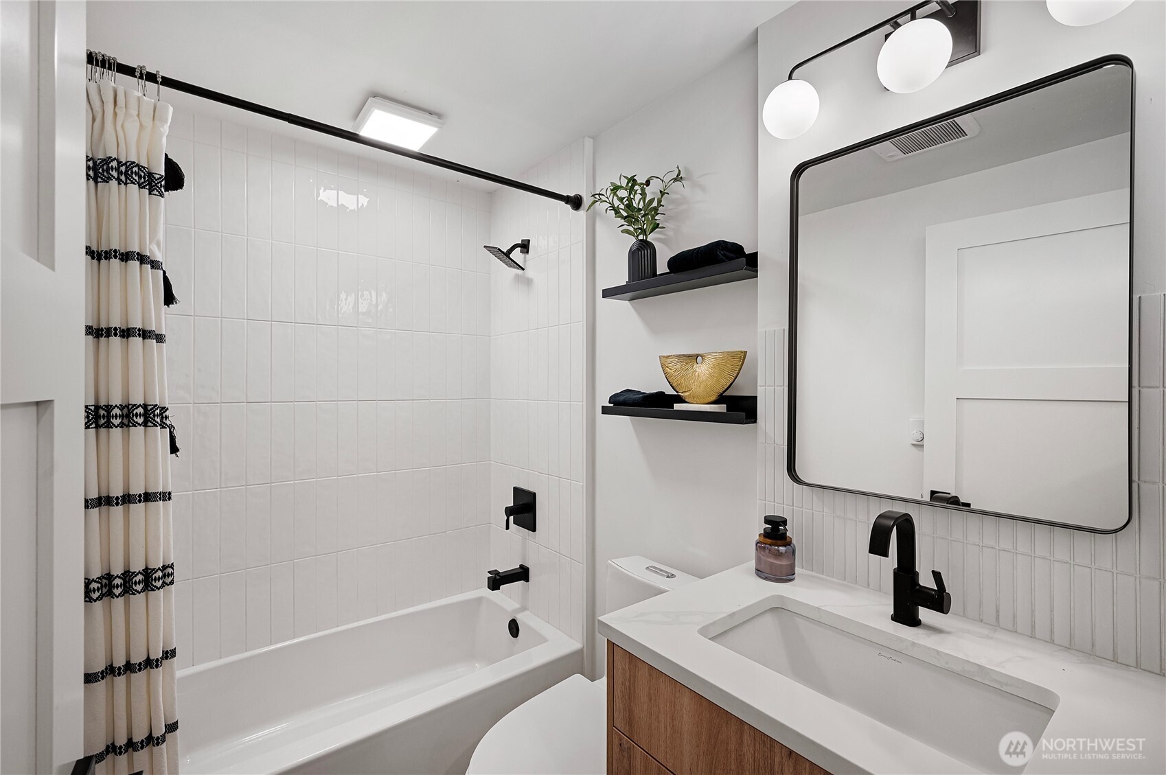 7106 32nd Avenue Southwest Seattle, WA 98126 - Photo 16 of 22