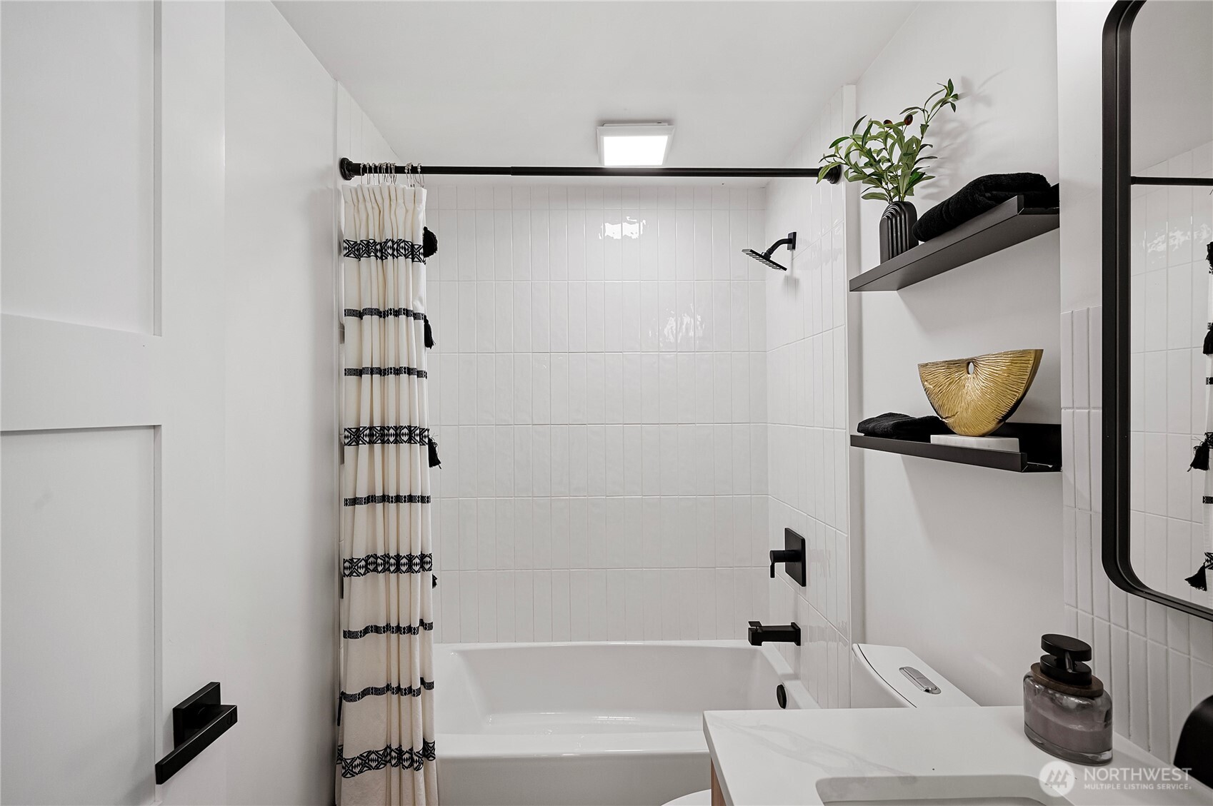 7106 32nd Avenue Southwest Seattle, WA 98126 - Photo 17 of 22