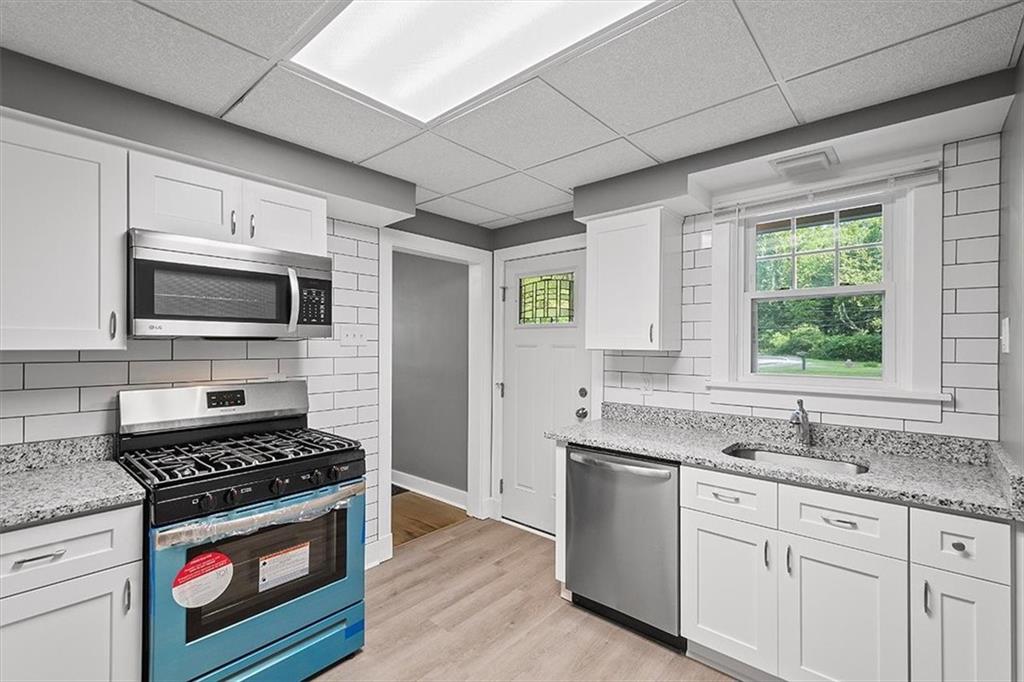 916 McNeilly Road Pittsburgh, PA 15226 - Photo 11 of 42 Gallery Image 11