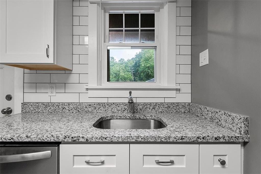 916 McNeilly Road Pittsburgh, PA 15226 - Photo 14 of 42 Gallery Image 14