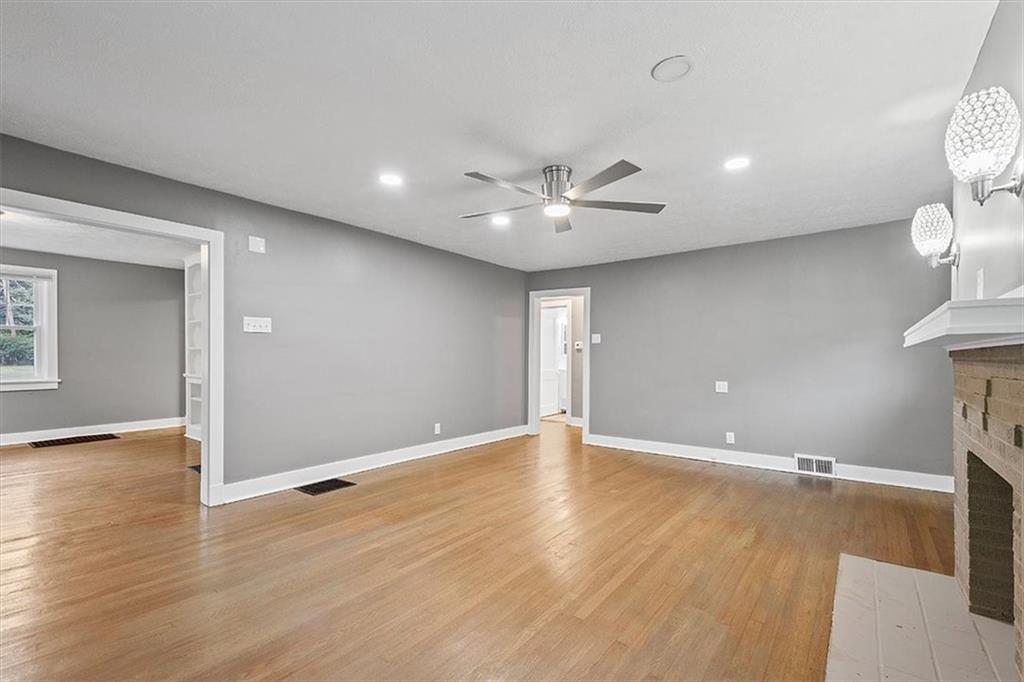 916 McNeilly Road Pittsburgh, PA 15226 - Photo 4 of 42 Gallery Image 4