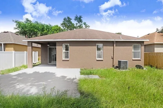 $2,250 | 930 Grand Canyon Drive, Valrico, FL 33594