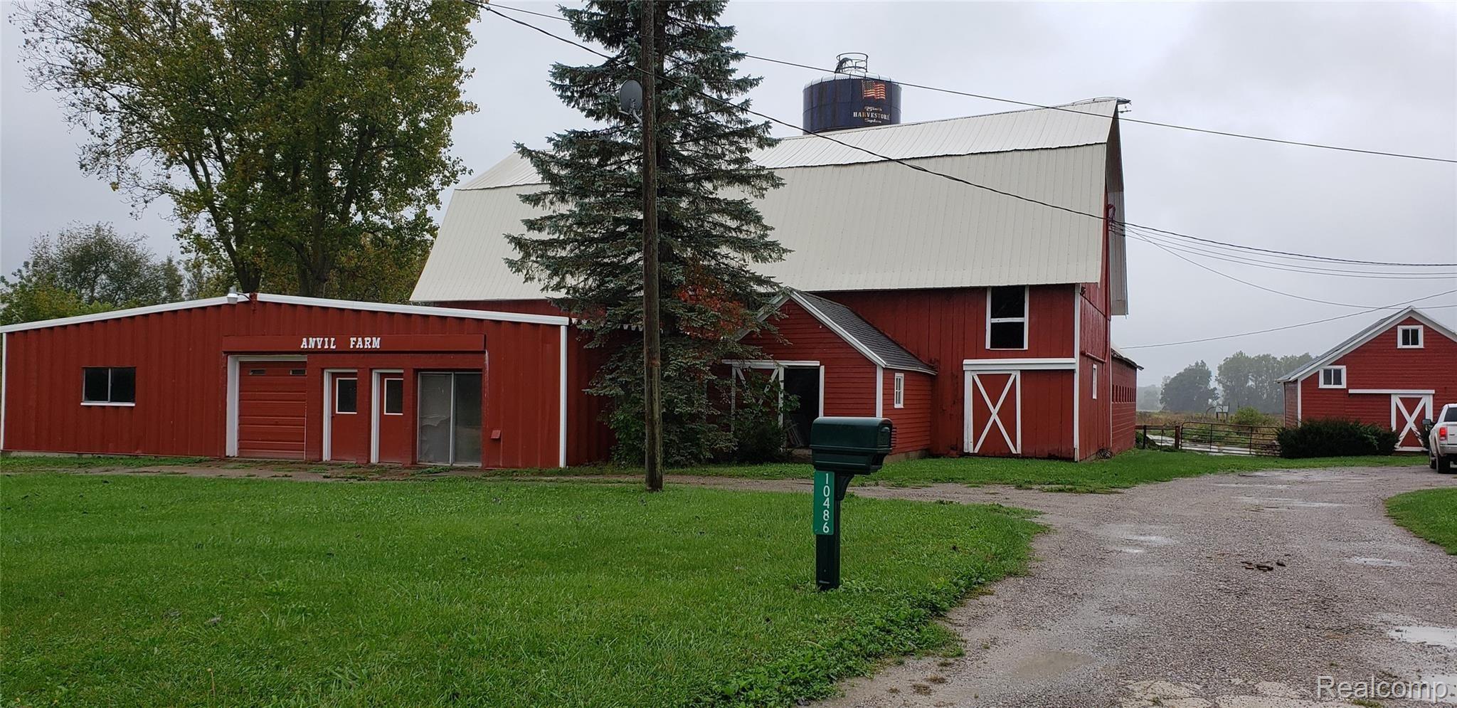10486 Thayer Road Goodrich, MI 48438 - Photo 8 of 24 20191002_170502.jpg