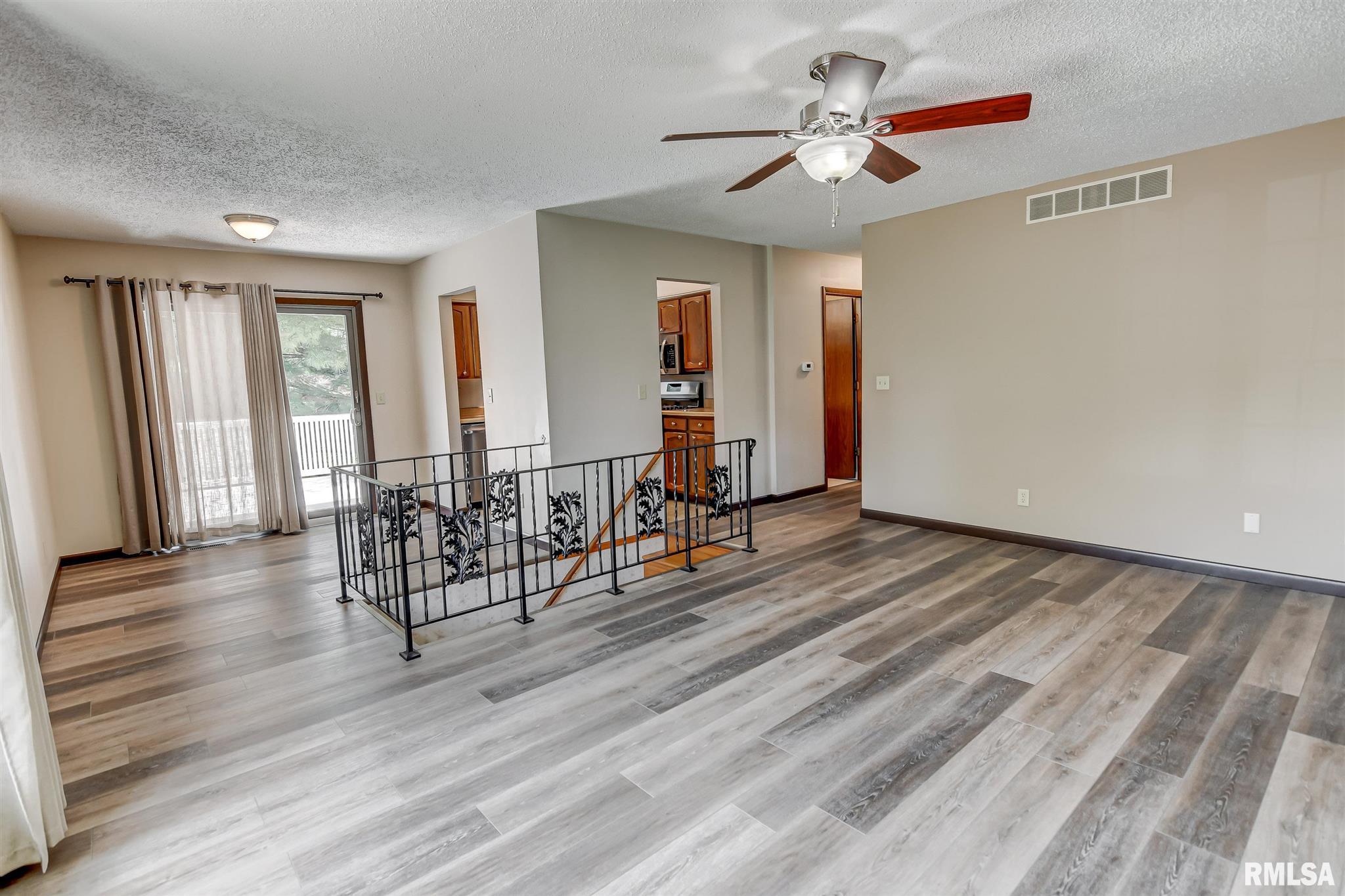 2235 Big Bend Road Taylorville, IL 62568 - Photo 4 of 35 Gallery Image 4