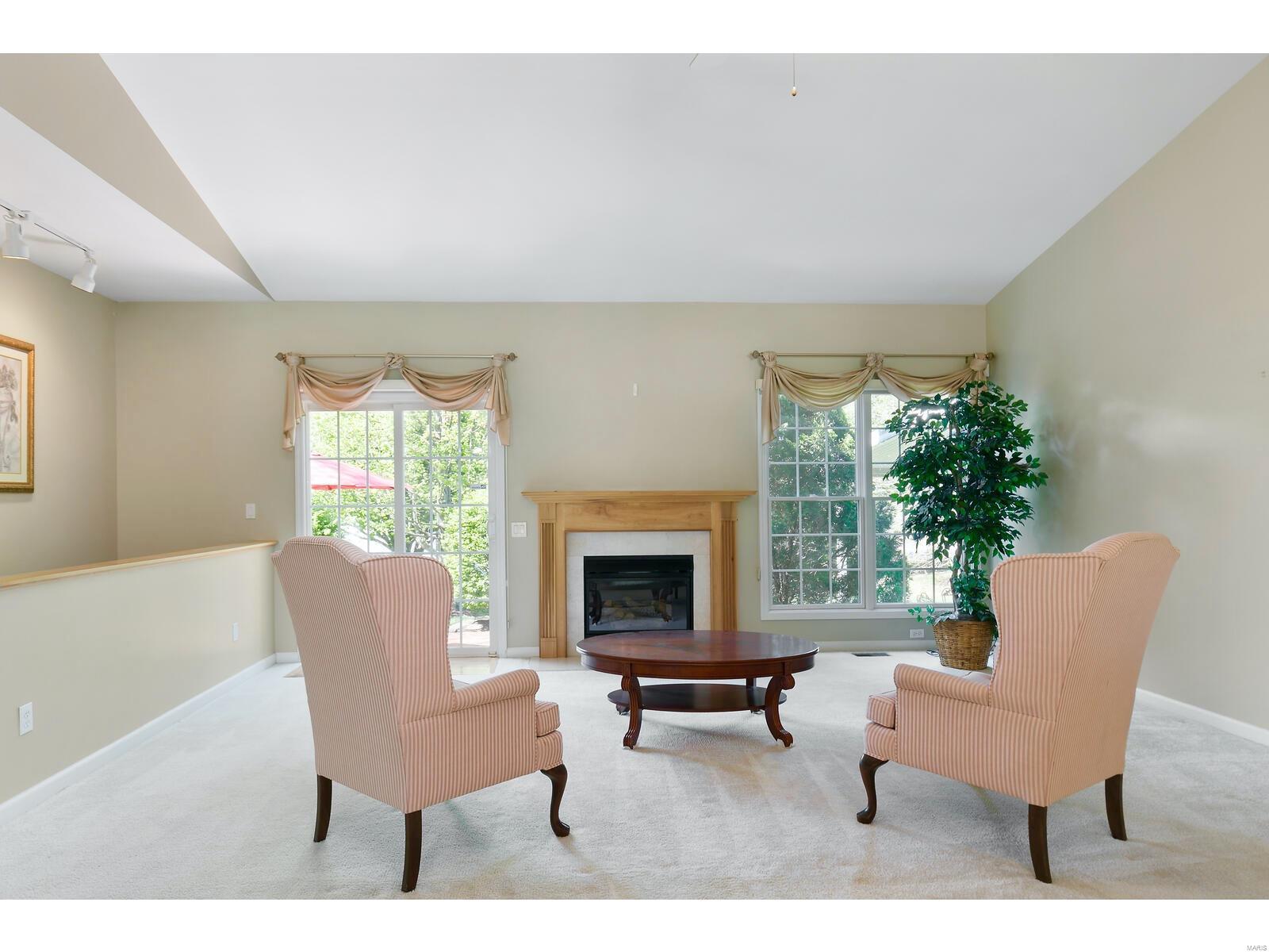 40 Bayswater Road St. Louis, MO 63128 - Photo 6 of 20 Gallery Image 6