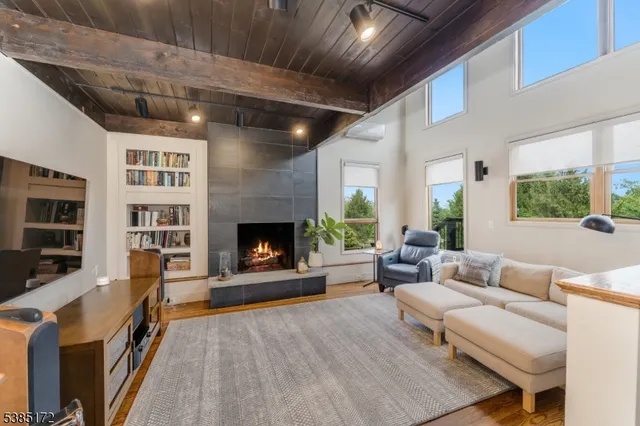 $1,090,000 | 70 Sidney School Road, Annandale, NJ 08801