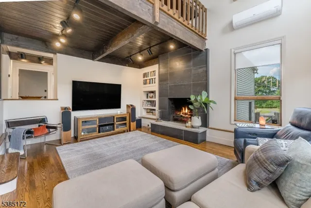 $1,090,000 | 70 Sidney School Road, Annandale, NJ 08801