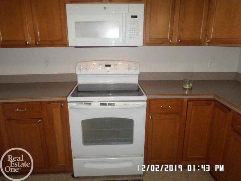 34120 Utica Road, Unit 39 Fraser, MI 48026 - Photo 3 of 17 Gallery Image 3