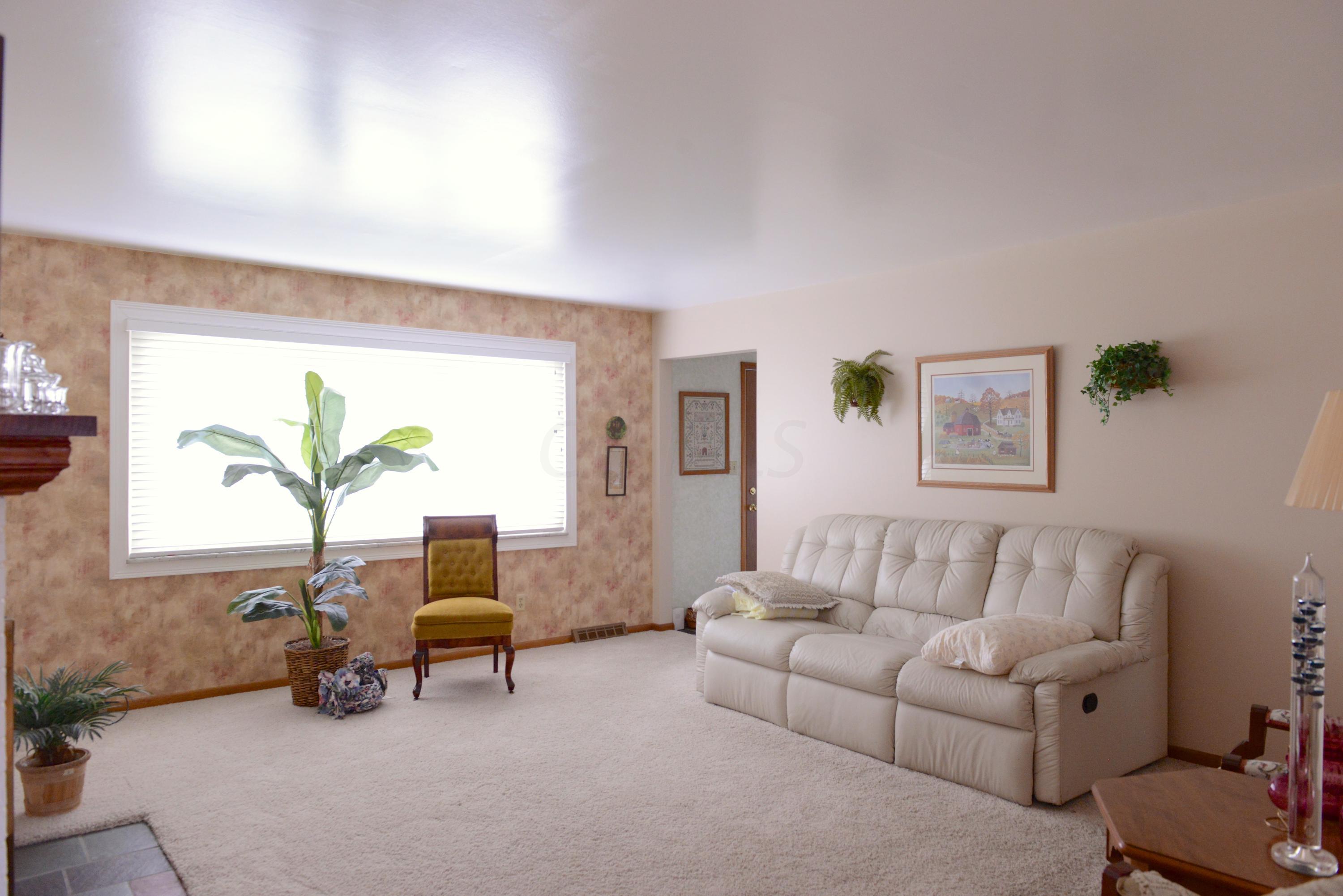115 South Hamilton Road Columbus, OH 43213 - Photo 2 of 51