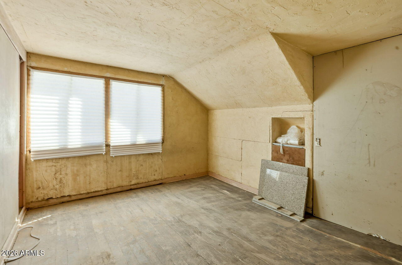 3384 East Cornman Road Casa Grande, AZ 85194 - Photo 27 of 58 an empty room with windows