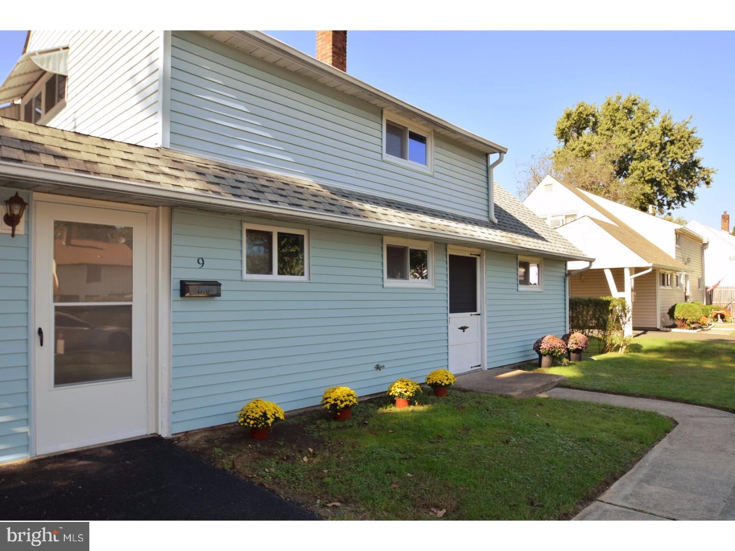 9 Geranium Road Levittown, PA 19057 - Photo 2 of 14 Exterior Back