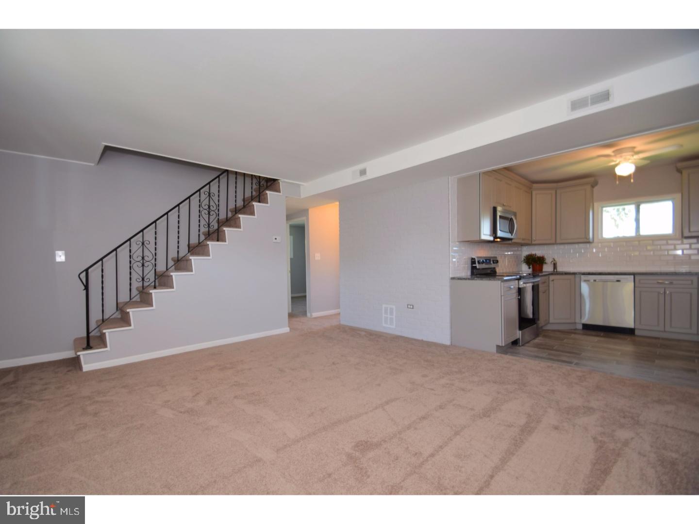9 Geranium Road Levittown, PA 19057 - Photo 5 of 14 Living Room