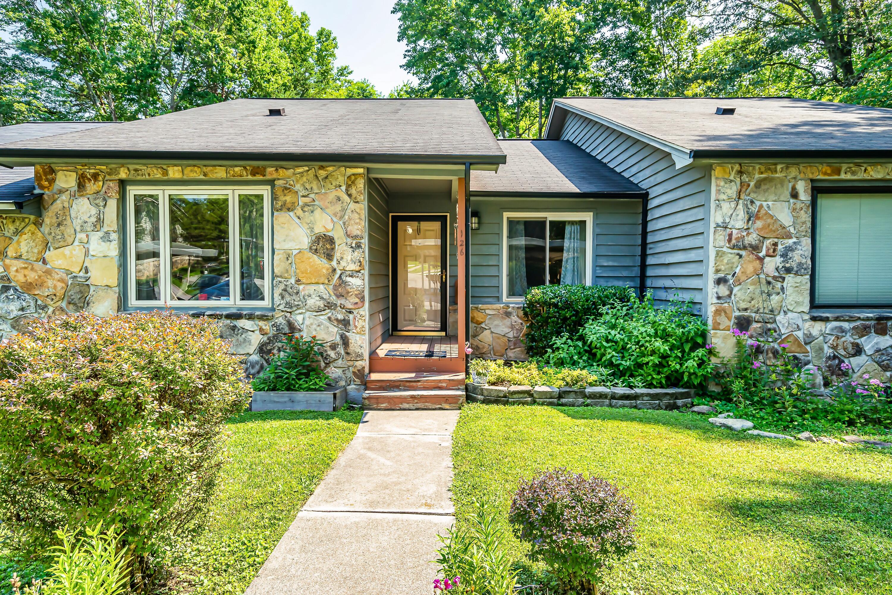126 Hazleton Lane Oak Ridge, TN 37830 - Photo 1 of 27 126H-1