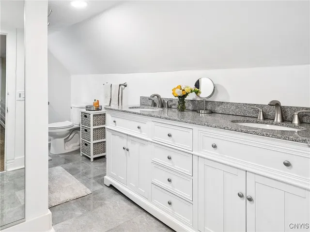 $399,900 | 1909 Rose Hill Road, Skaneateles, NY 13152