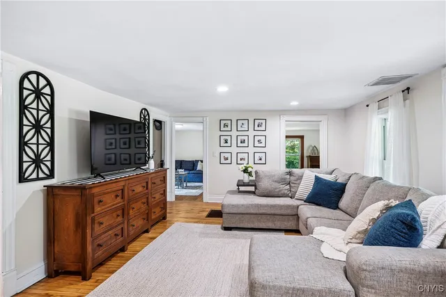 $399,900 | 1909 Rose Hill Road, Skaneateles, NY 13152