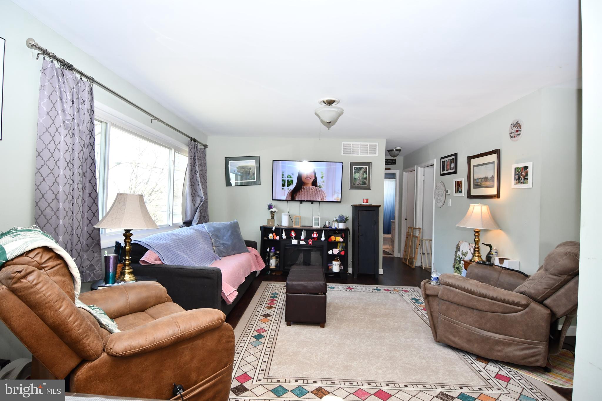 312 Wembley Road Reisterstown, MD 21136 - Photo 5 of 34 Gallery Image 5
