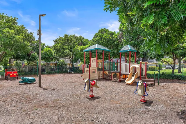 a view of outdoor space with porch and entertaining space