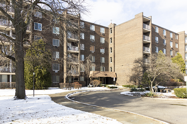 225 South Rohlwing Road, Unit 404 Palatine, IL 60074 - Photo 1 of 4