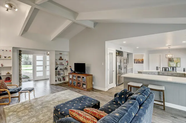 $4,950 | 1101 Guinea Drive, Houston, TX 77055