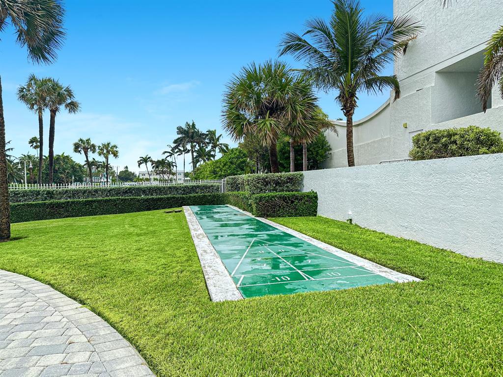 1431 South Ocean Boulevard, Unit 28 Lauderdale-by-the-Sea, FL 33062 - Photo 35 of 78 Community Clubhouse, Pool, Beach & Amenities