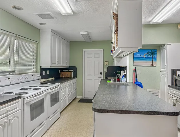 $636,000 | 1431 South Ocean Boulevard, Unit 28, Lauderdale-by-the-Sea, FL 33062