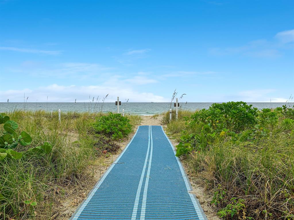1431 South Ocean Boulevard, Unit 28 Lauderdale-by-the-Sea, FL 33062 - Photo 44 of 78 Community Clubhouse, Pool, Beach & Amenities