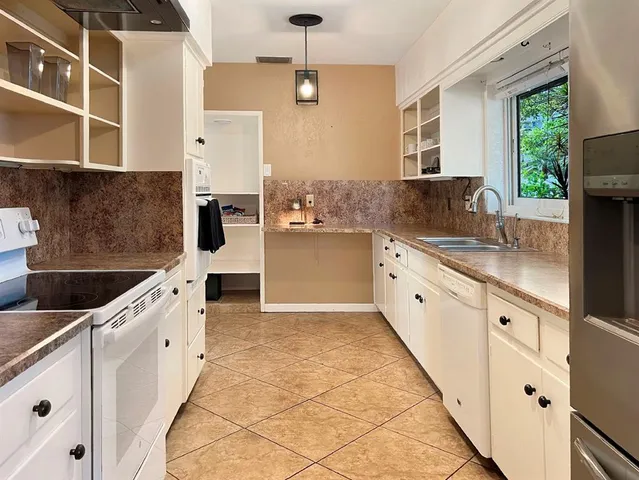 $636,000 | 1431 South Ocean Boulevard, Unit 28, Lauderdale-by-the-Sea, FL 33062