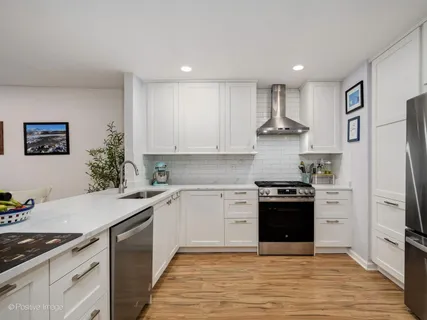$849,900 | 492 West Belmont Avenue, Chicago, IL 60657