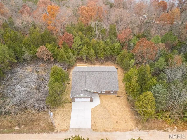 $349,900 | 1645 Brandywine Drive, De Soto, MO 63020