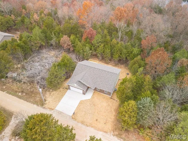 $349,900 | 1645 Brandywine Drive, De Soto, MO 63020