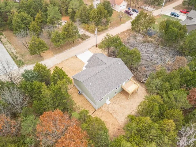 $349,900 | 1645 Brandywine Drive, De Soto, MO 63020