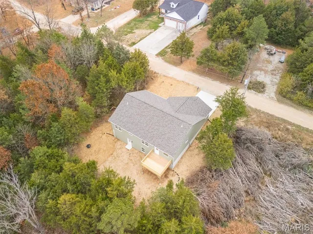 $349,900 | 1645 Brandywine Drive, De Soto, MO 63020