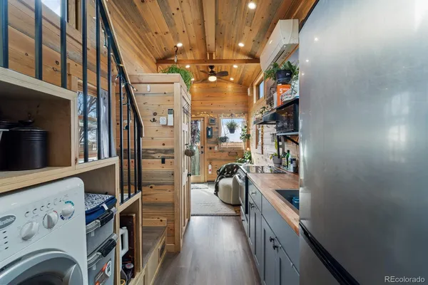 a view of a storage & utility room