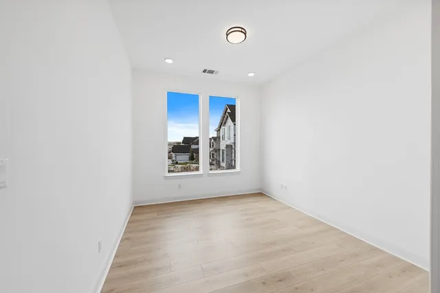 $1,039,900 | 300 Yaklin Drive, Liberty Hill, TX 78642