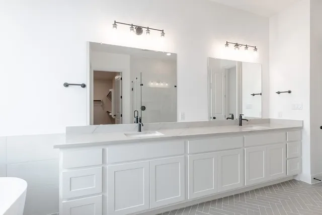 $1,039,900 | 300 Yaklin Drive, Liberty Hill, TX 78642