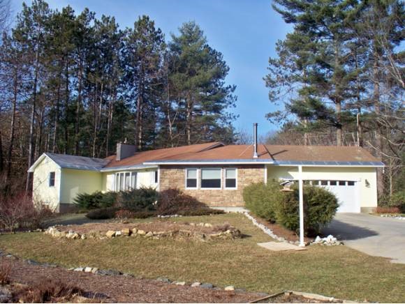 574 Colonial Drive Rutland Town, VT 05701 - Photo 1 of 1