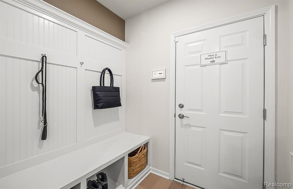 525 Addison Circle Walled Lake, MI 48390 - Photo 6 of 10